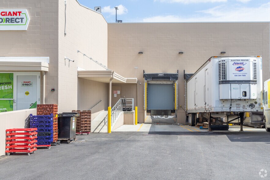 More Photos Of 93 Old York Rd, Jenkintown Supermarket For Lease
