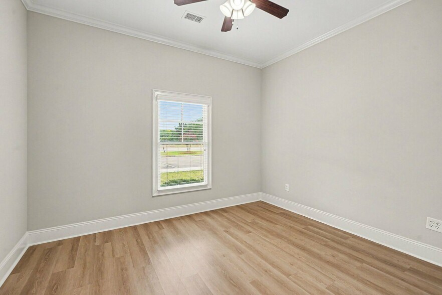 More Photos Of 132 Byrd Way, Warner Robins Office For Sale