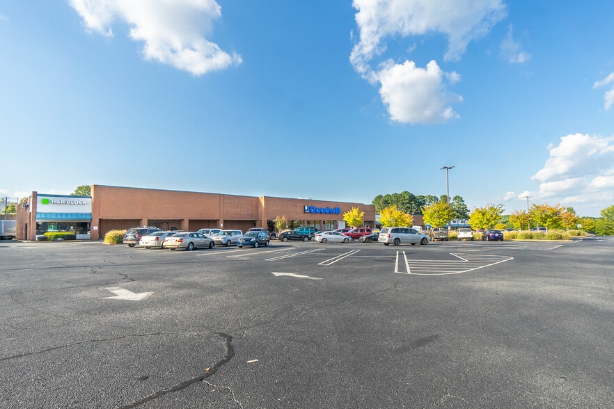 More Photos Of 1550 Buford Hwy, Buford Supermarket For Lease