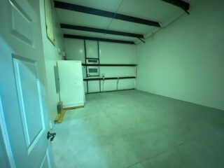 More Photos Of 31629 Long Acres Dr, Sorrento Warehouse For Lease