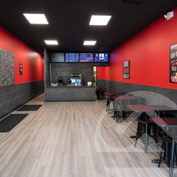 More Photos Of 553-555 E Grand River Ave, East Lansing Storefront For Lease