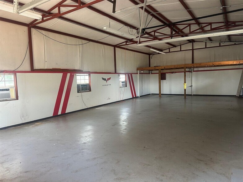 More Photos Of 12869 FM 1385, Pilot Point Flex For Lease
