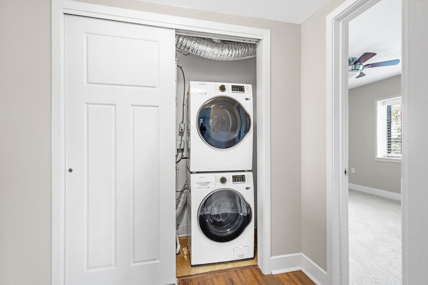 More Photos Of 4700 Roanoke Pky, Kansas City Apartments For Sale