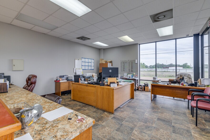 More Photos Of 1600 Jonesboro St, West Monroe Storefront Retail Office For Sale