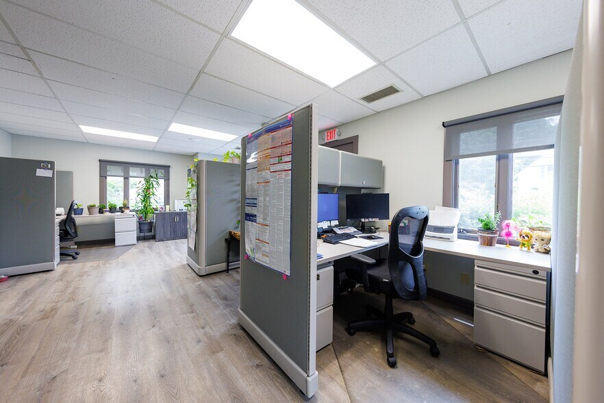 More Photos Of 144 S Main St, Brooklyn Medical For Lease