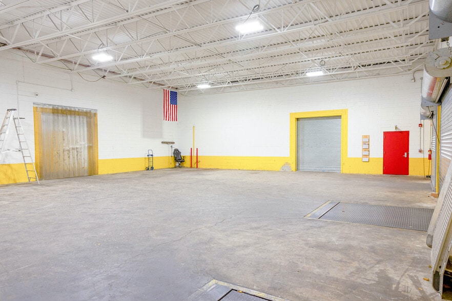 More Photos Of 171 Heller Pl, Bellmawr Warehouse For Lease