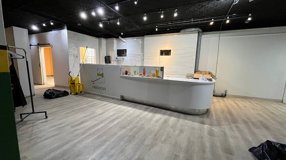 More Photos Of 63 Albert St, Winnipeg Office For Sale