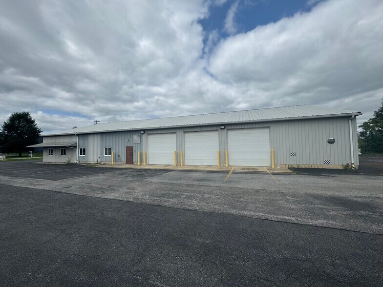 More Photos Of 120 Stover Dr, Carlisle Warehouse For Sale
