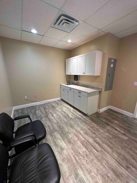 More Photos Of 1815-1823 Health Care Dr, New Port Richey Medical For Lease