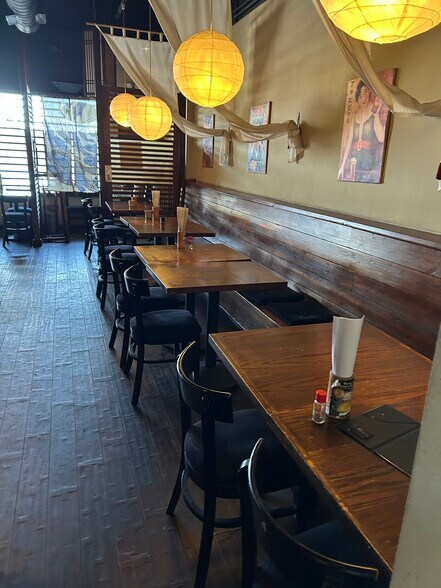 More Photos Of 22733-22833 Hawthorne Blvd, Torrance Storefront For Lease