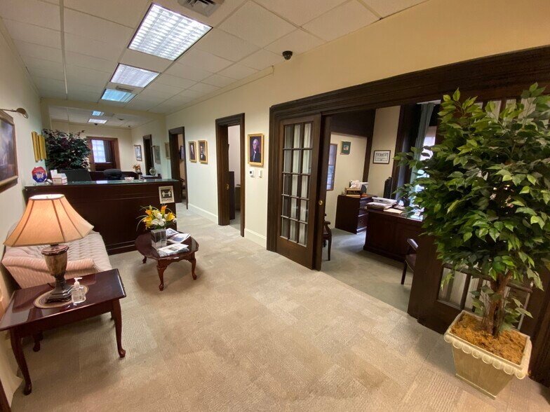 More Photos Of 311 Alexander St, Rochester Office For Lease