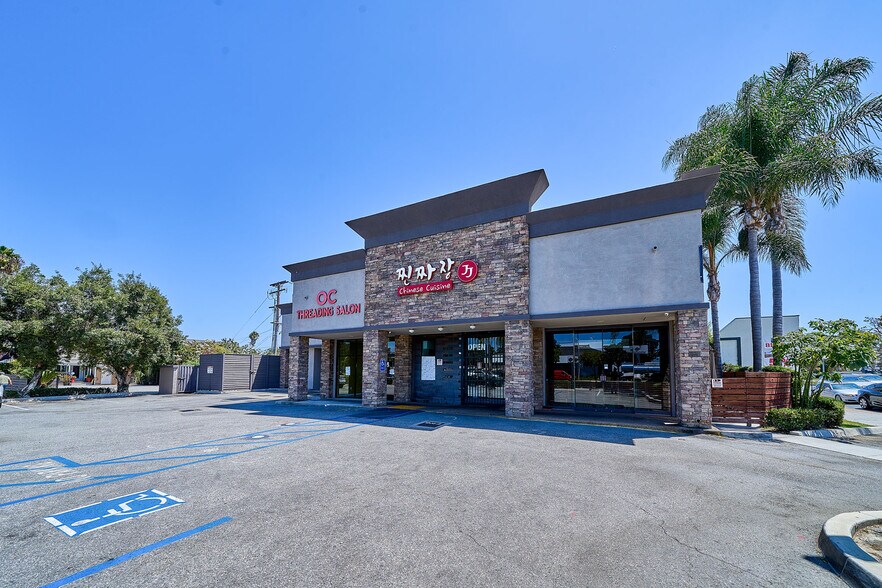 More Photos Of 6242 Beach Blvd, Buena Park Fast Food For Lease