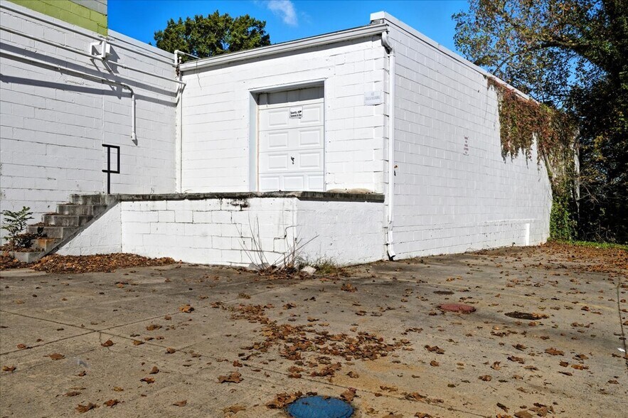 More Photos Of 778 Westover Dr, Danville Flex For Sale