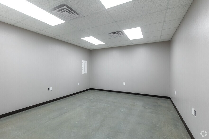 More Photos Of 3717 S County Rd 1232, Midland Warehouse For Lease