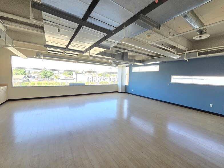 More Photos Of 1512 W Slauson Ave, Los Angeles Office For Sale