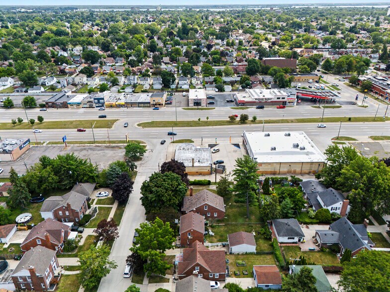 More Photos Of 14222 Fort St, Southgate General Retail For Lease