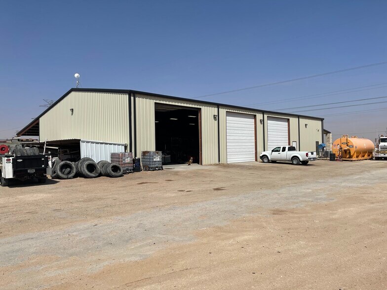 More Photos Of 10916 E Cottonwood Rd, Gardendale Warehouse For Lease