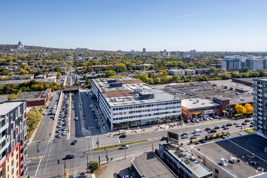 More Photos Of 4810 St Jean-Talon O, Montréal Flex For Sale