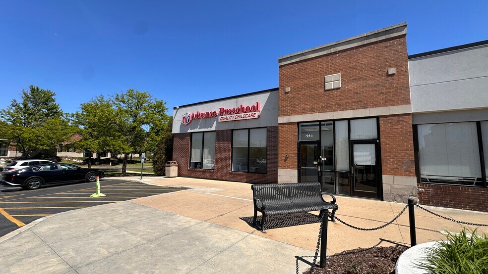 More Photos Of 2300-2350 W Higgins Rd, Hoffman Estates Unknown For Lease