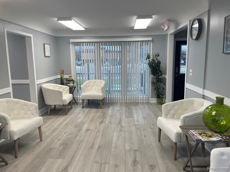 More Photos Of 30018 Orchard Lake Rd, Farmington Hills Medical For Sale