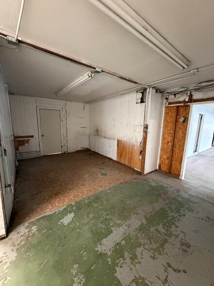 More Photos Of 1010 N Tennessee St, McKinney Freestanding For Sale