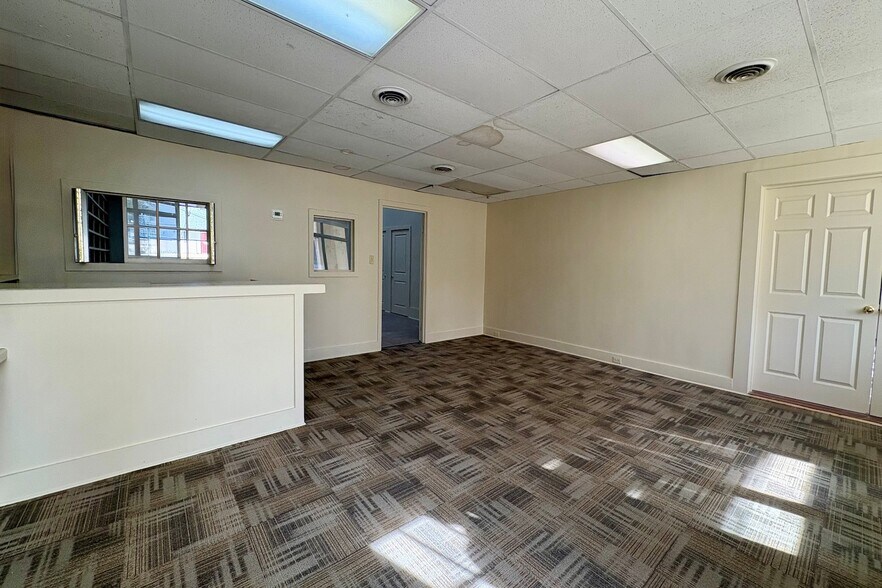 More Photos Of 313 E Main St, Wilmore Storefront For Lease