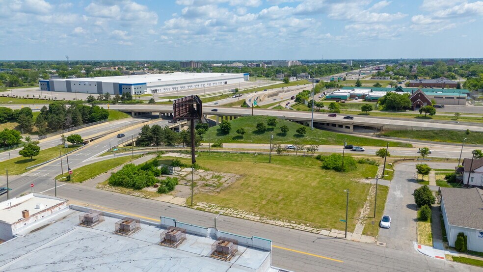 More Photos Of 13300 Woodrow Wilson St, Detroit Land For Sale