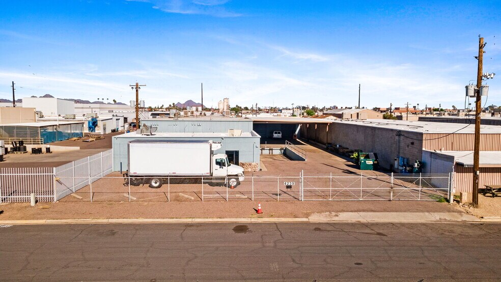 More Photos Of 4239 N 40th Ave, Phoenix Warehouse For Lease