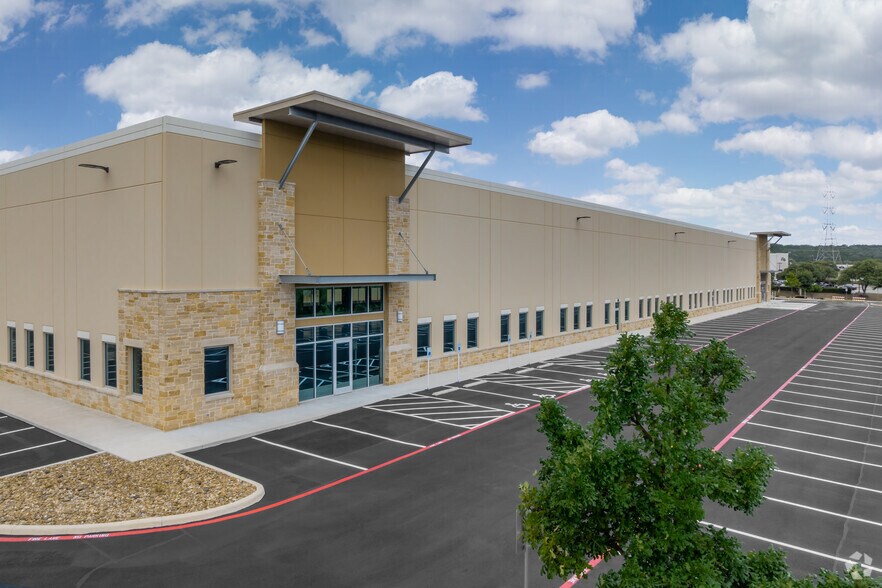 More Photos Of 6422 E Campus Dr, San Antonio Warehouse For Lease