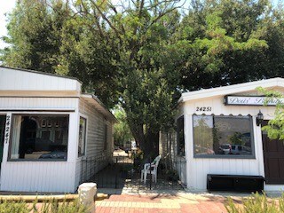 More Photos Of 24251 Main St, Santa Clarita General Retail For Lease