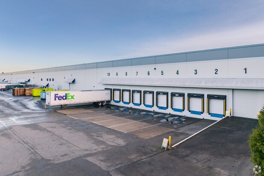 More Photos Of 19125 28 Av, Surrey Distribution For Lease