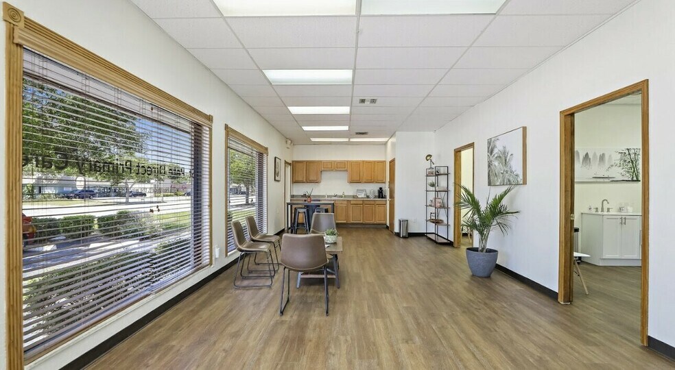 More Photos Of 5023-5047 Central Ave, Saint Petersburg Medical For Lease