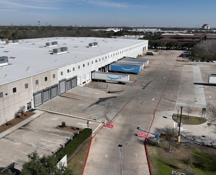 More Photos Of 12900 W Airport Blvd, Sugar Land Distribution For Lease