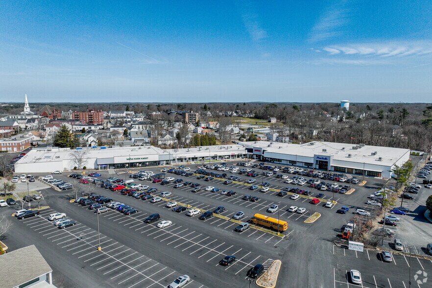 More Photos Of 49 Pleasant St, Weymouth Unknown For Lease