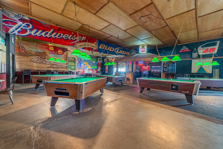 More Photos Of 689 Cedar St, Coshocton Bar For Sale