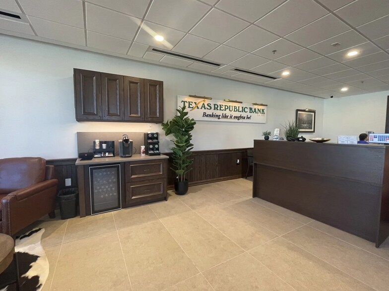 More Photos Of 2220 Sam Rayburn Hwy, Melissa Medical For Lease