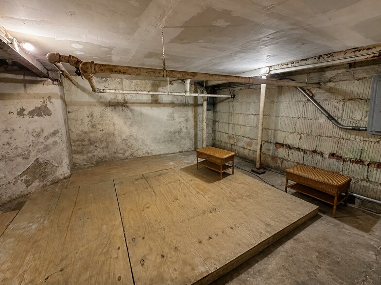 More Photos Of 4519-4523 N Milwaukee Ave, Chicago Apartments For Lease