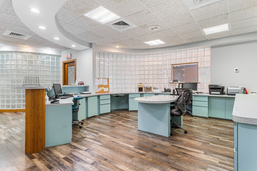 More Photos Of 609 Indian Rocks Rd, Belleair Medical For Sale