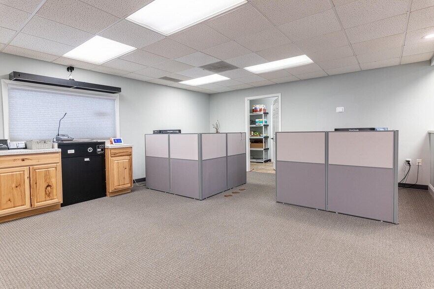 More Photos Of 3210 Seajay Dr, Beavercreek Bank For Sale