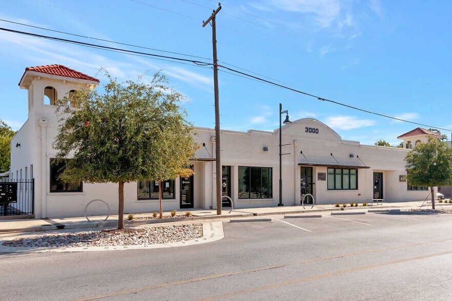 More Photos Of 3000 Race St, Fort Worth Office For Lease