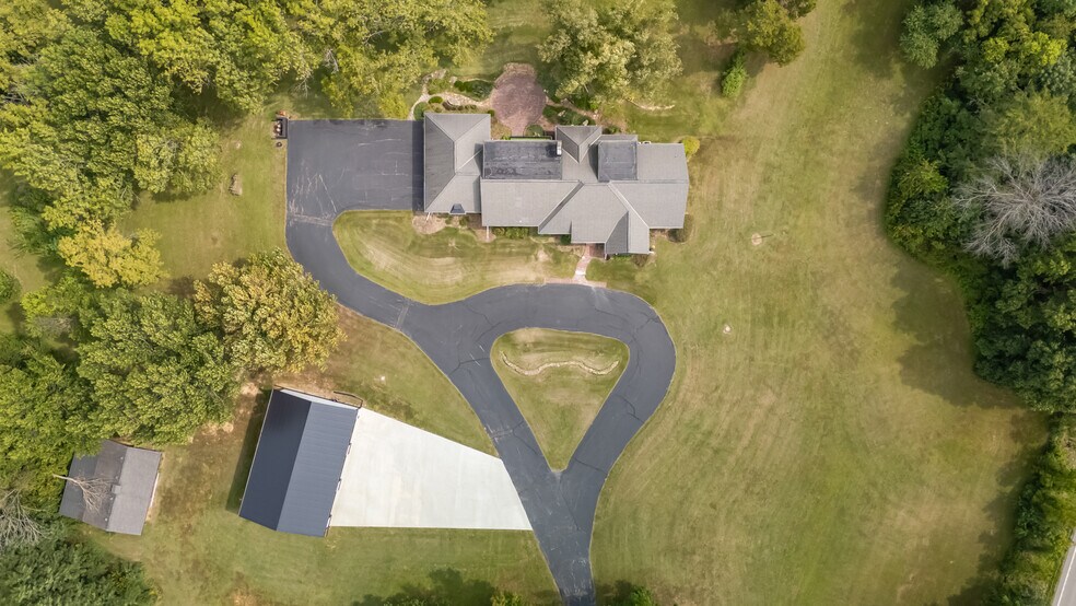 More Photos Of 1901 Moffet Rd, Saint Joseph Specialty For Sale