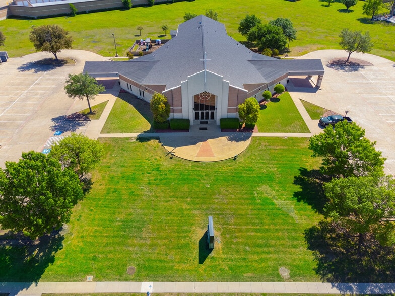 More Photos Of 5700 Mark Ln, Rowlett Religious Facility For Sale
