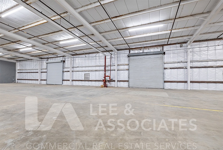 More Photos Of 841 Drive Buick Ave, Orlando Warehouse For Lease
