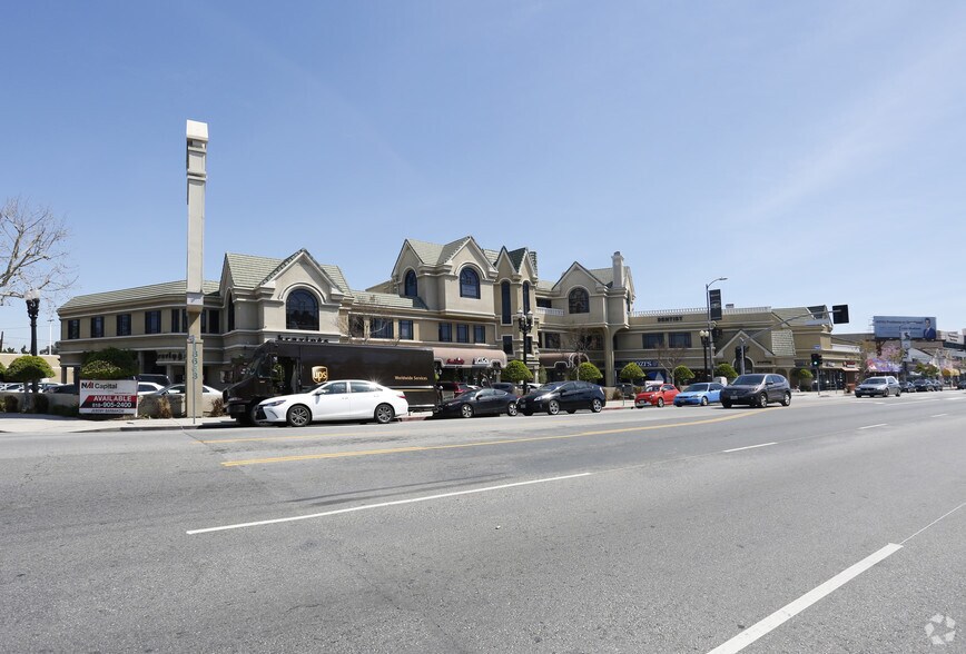 Primary Photo Of 18645-18663 Ventura Blvd, Tarzana General Retail For Lease