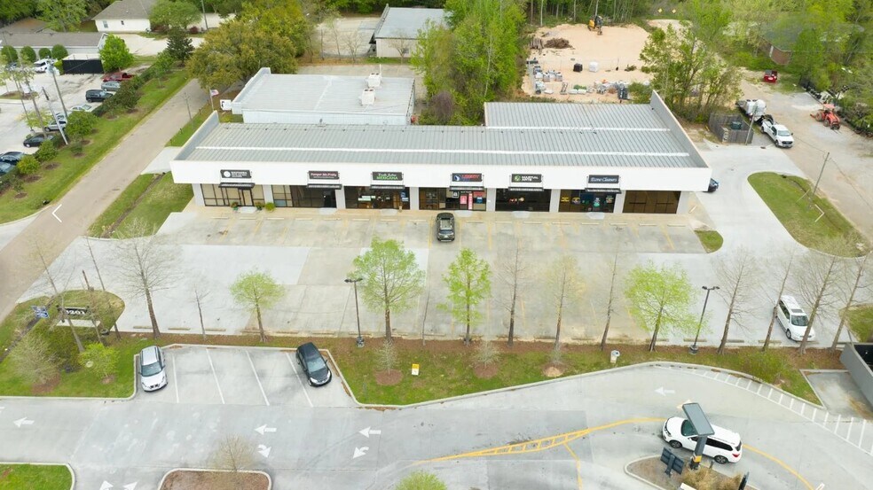 More Photos Of 2201 11th St, Mandeville Storefront Retail Office For Lease