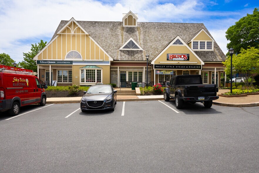 Primary Photo Of 555-565 Greenfield Rd, Lancaster General Retail For Lease