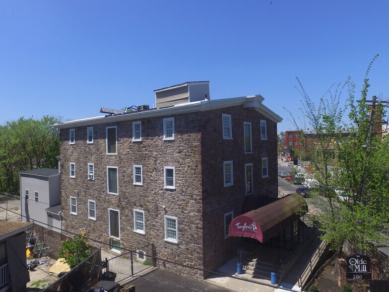 More Photos Of 200-204 W Marshall St, Norristown Restaurant For Lease