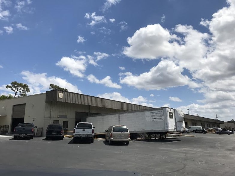 More Photos Of 6127-6157 Cyril Ave, Orlando Manufacturing For Lease