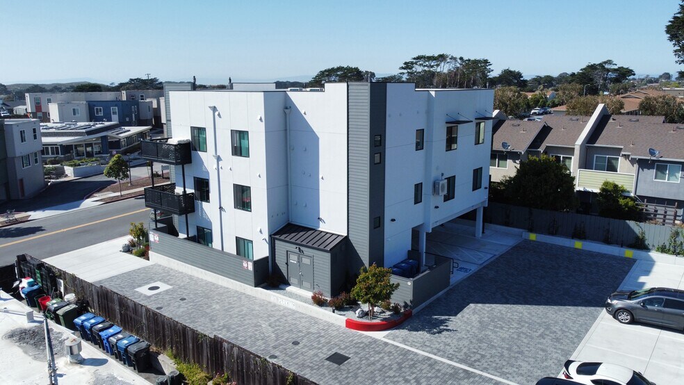 More Photos Of 3108 Seacrest Ave, Marina Apartments For Sale