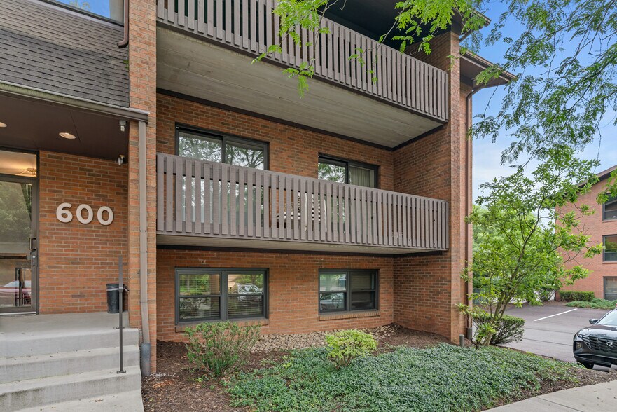 More Photos Of 600 McKnight Park Dr, Pittsburgh Office For Lease